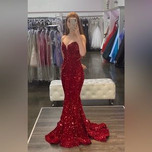 Portia and Scarlett Prom Dress
